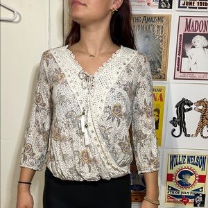 Boho Chic Floral Blouse with Lace Trim